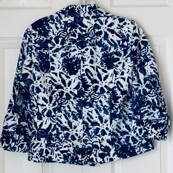 COLDWATER CREEK 2 SHADES BLUE WHITE JEAN STYLE JACKET - Picture 3 of 11